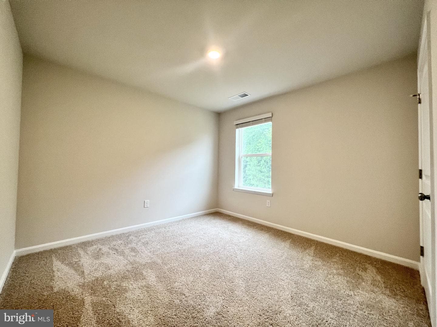 602 Heathrow Circle photo 29