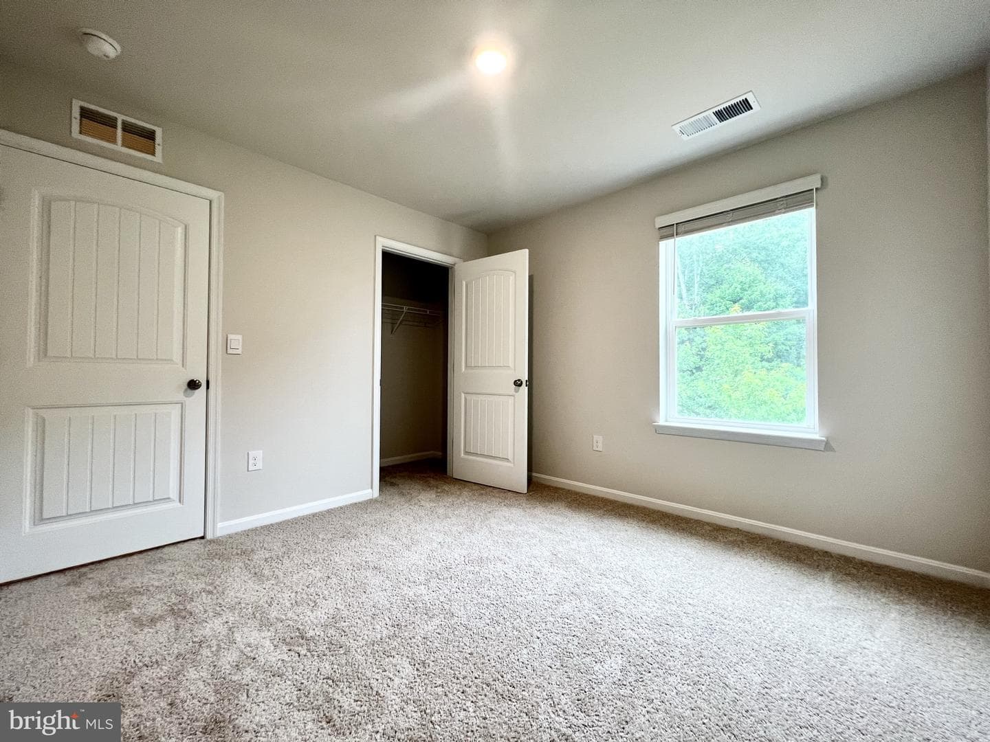 602 Heathrow Circle photo 33