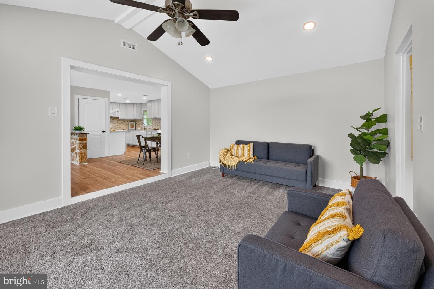 61 N Rth Simpers Road photo 31