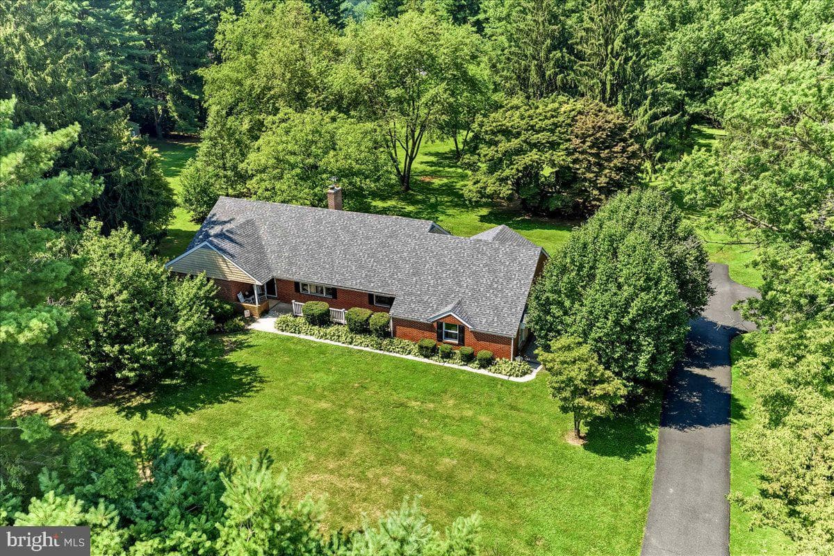 2765 Blue Ball Road photo 2