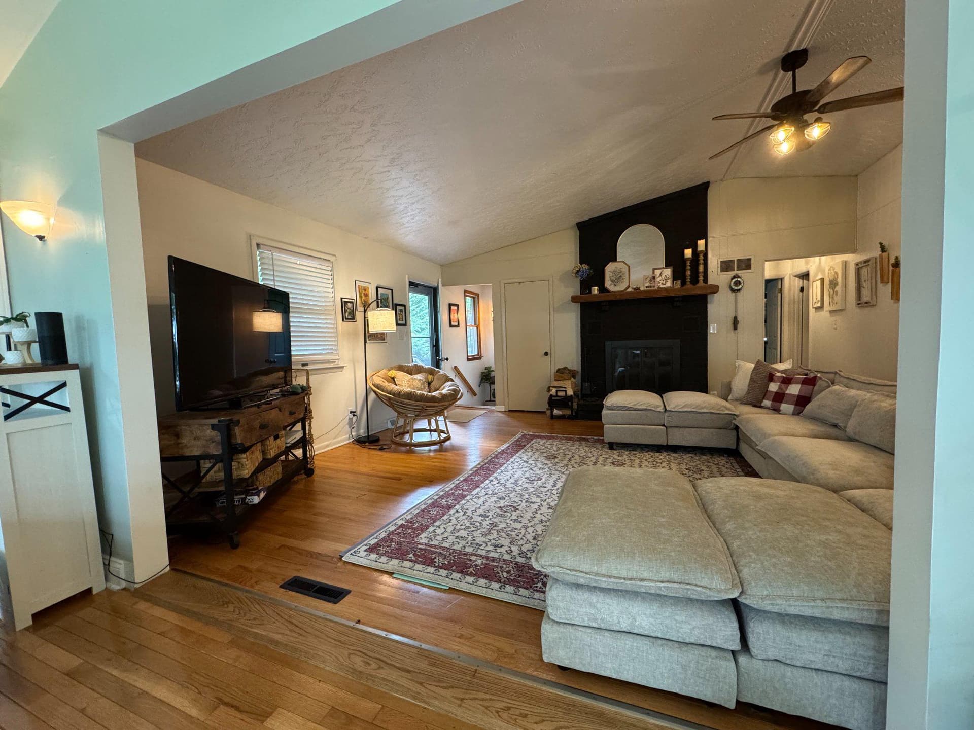 16 Kent Avenue photo 12