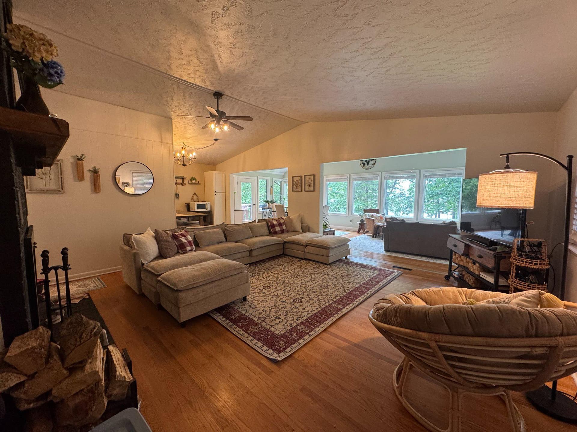 16 Kent Avenue photo 13