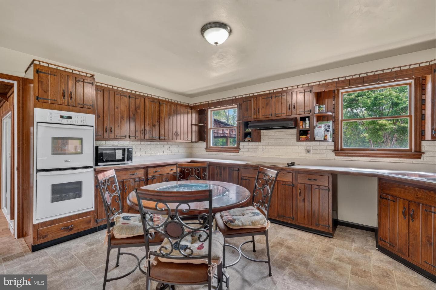 368 Appleton Road photo 12