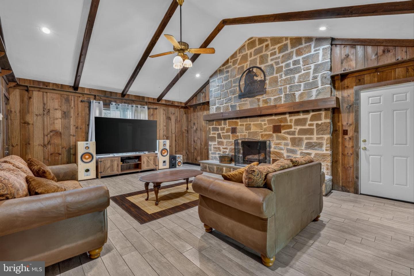 368 Appleton Road photo 9