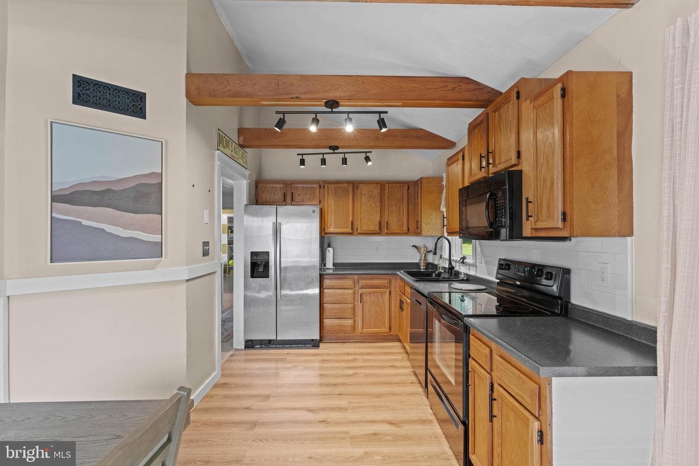 336 E Village Road photo 10