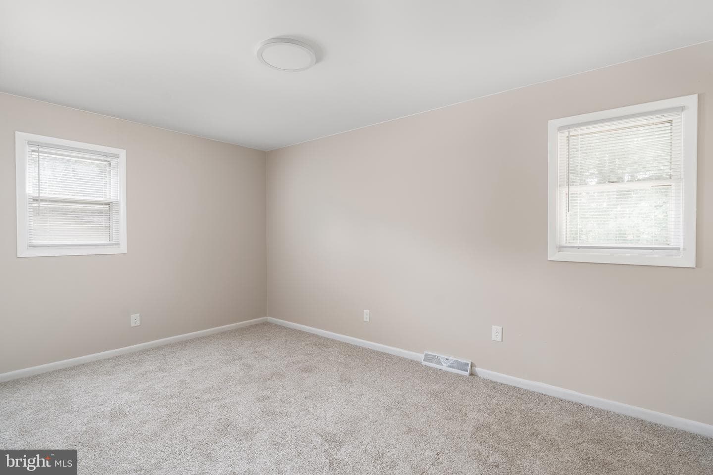 89 Greenwood Street photo 10