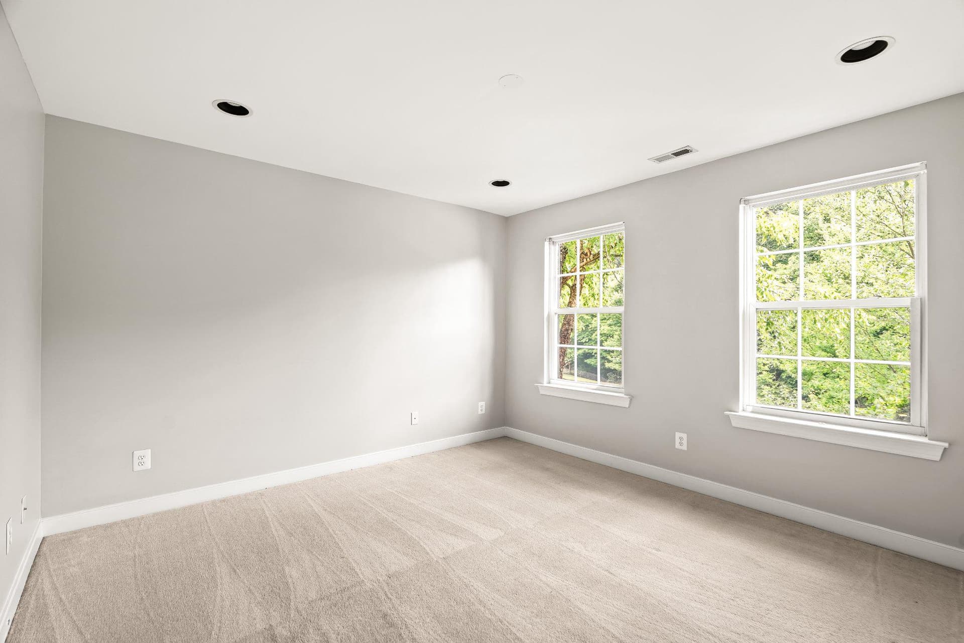 100 Raydan Way photo 19
