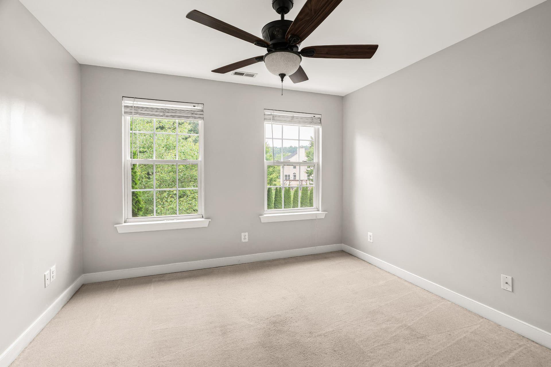 100 Raydan Way photo 20