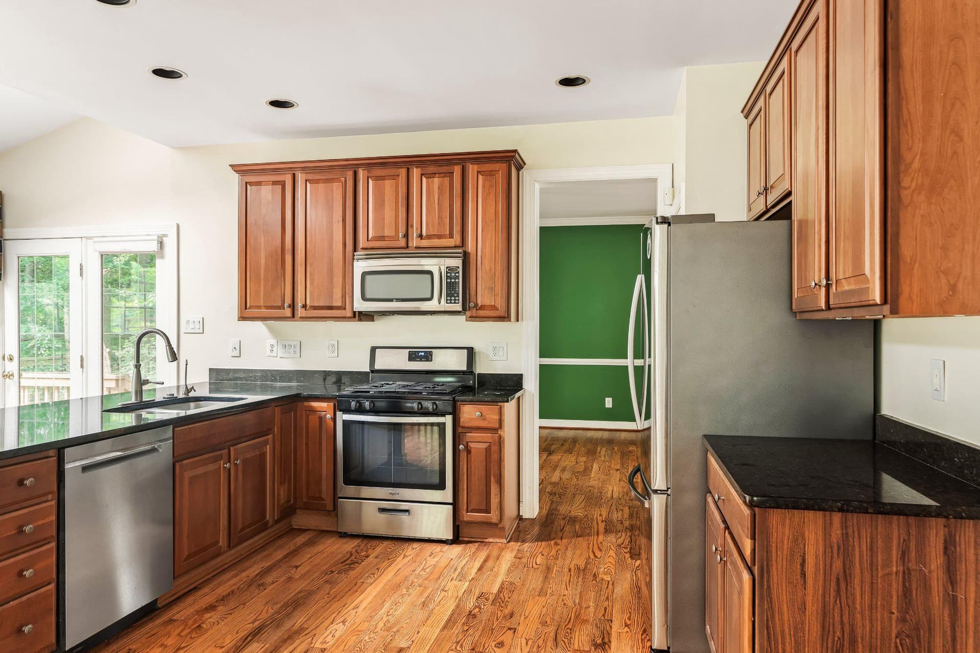 100 Raydan Way photo 4