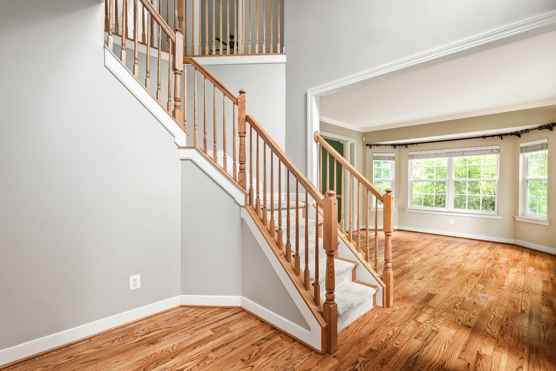 100 Raydan Way photo 8
