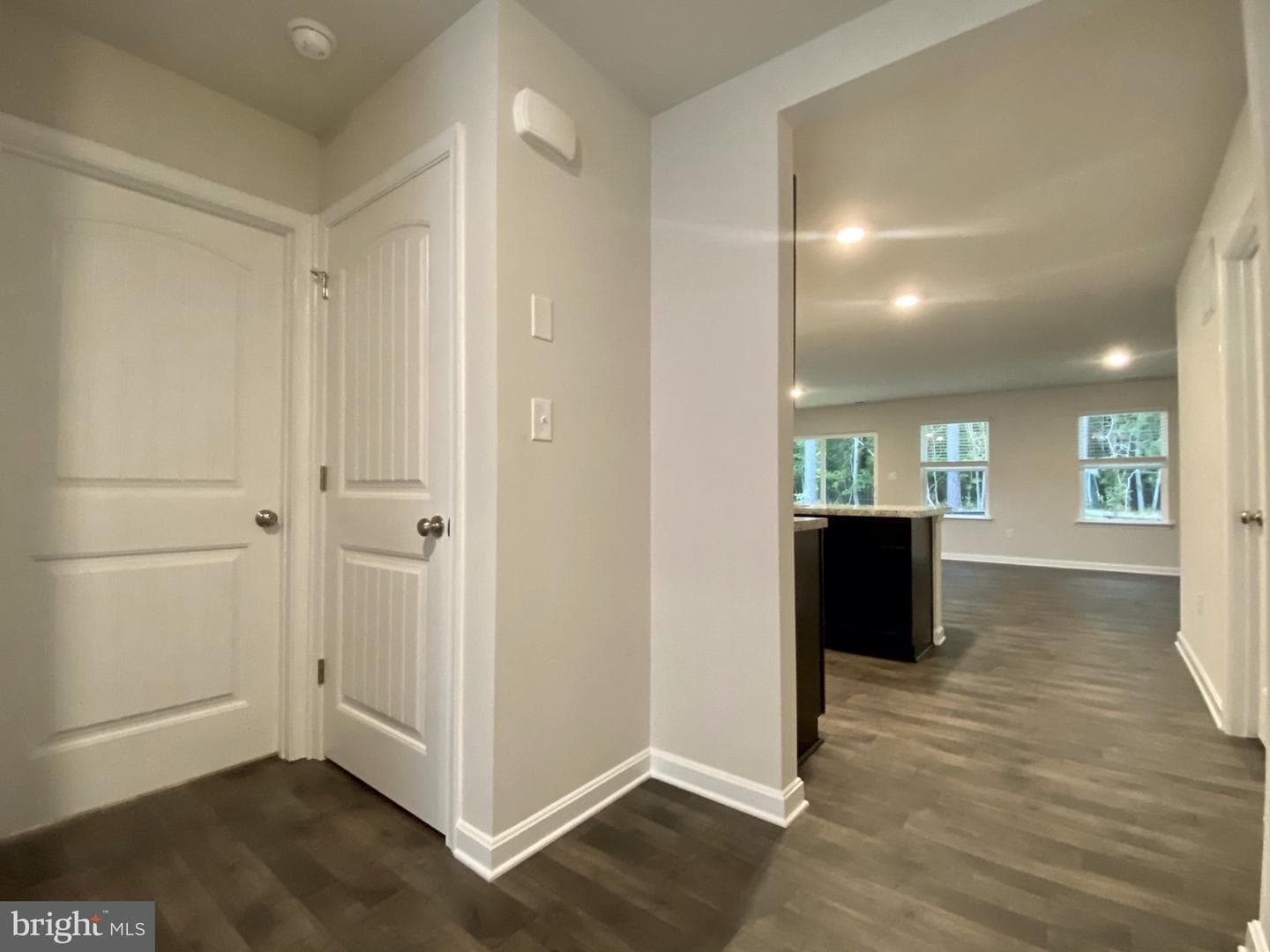 703 Queensbury Court photo 3