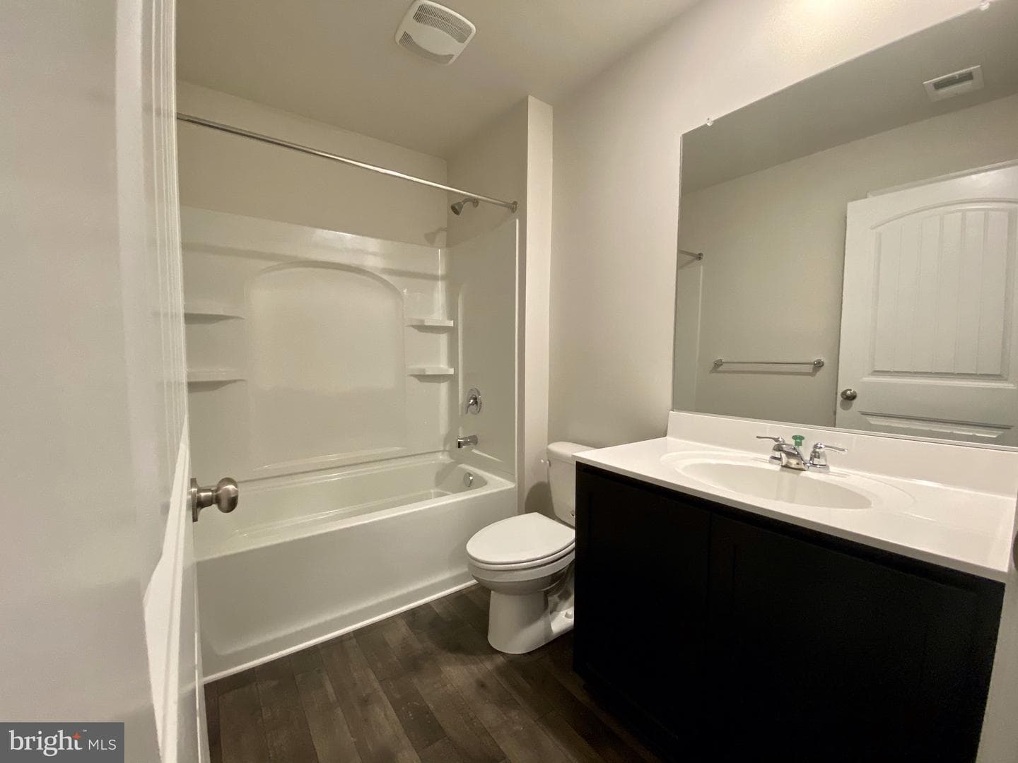 703 Queensbury Court photo 6