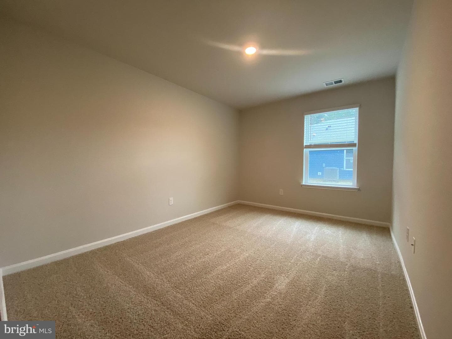 703 Queensbury Court photo 8