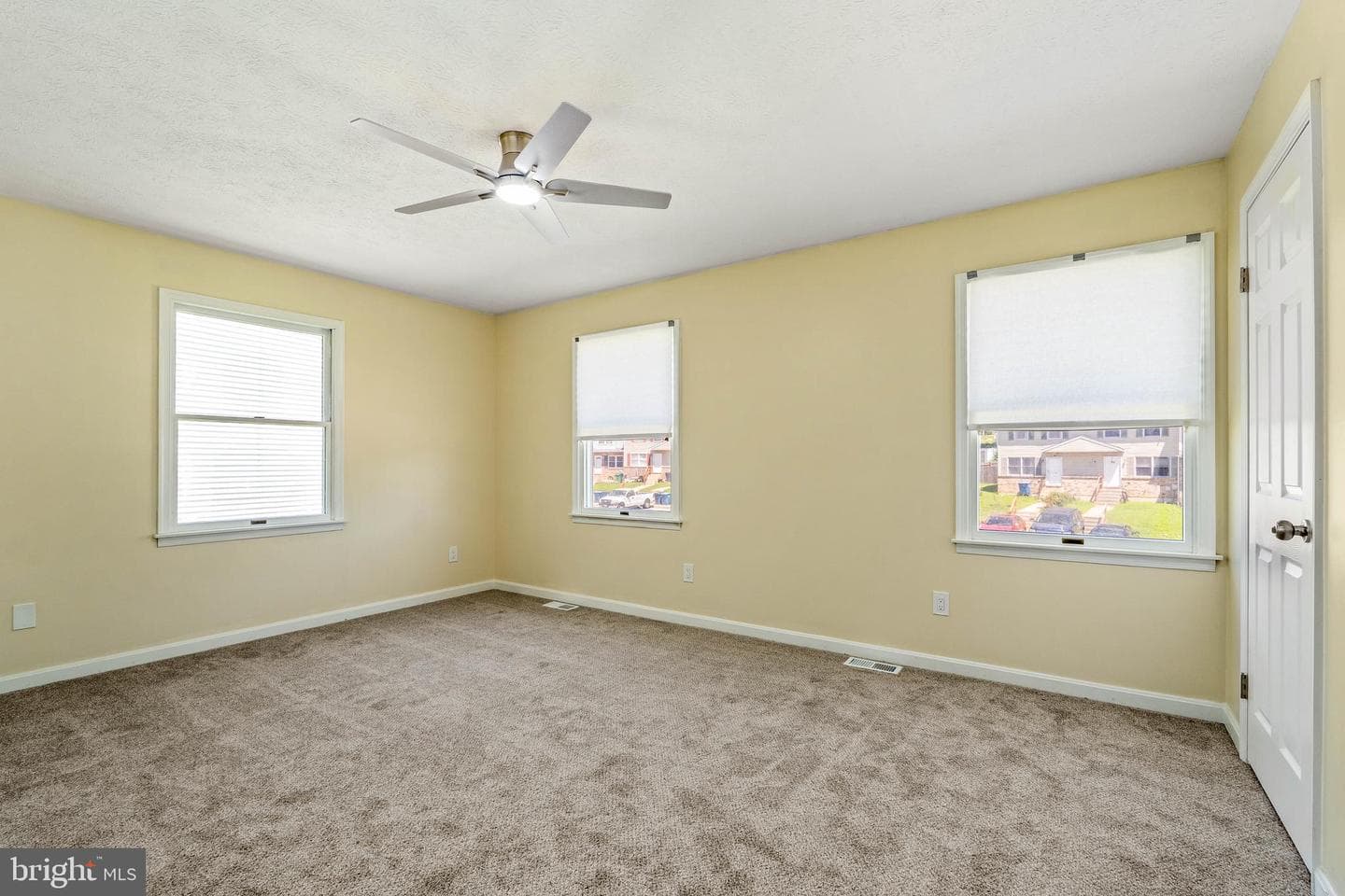 169 E Village Road photo 19