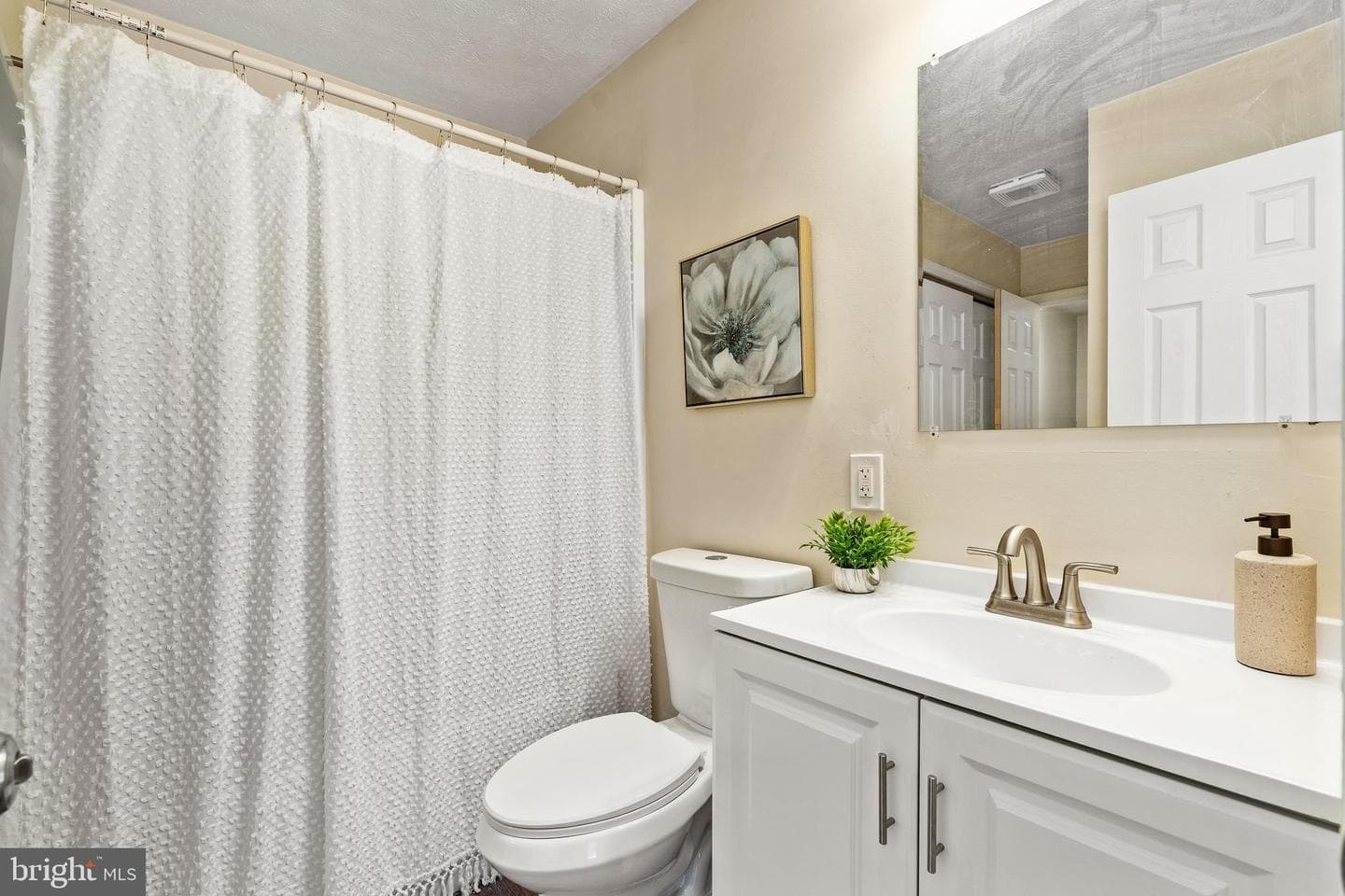 169 E Village Road photo 22