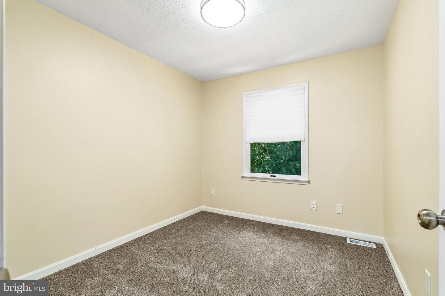 169 E Village Road photo 25