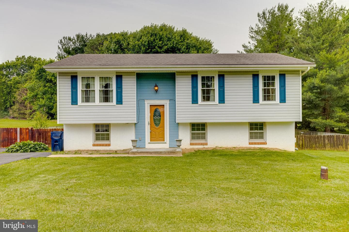 12 Thruway Drive, Colora
