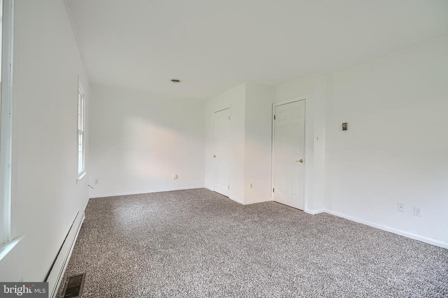 12 Thruway Drive photo 24