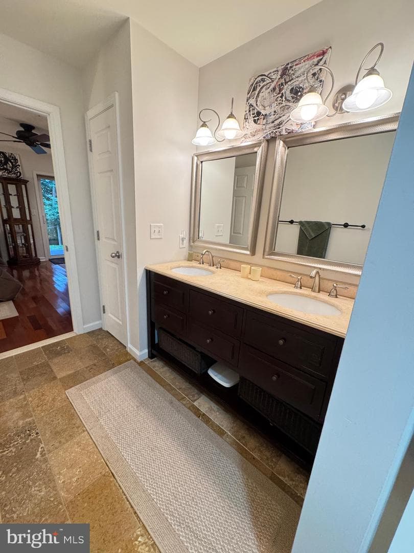 117 NE Isle Drive #14 B photo 34