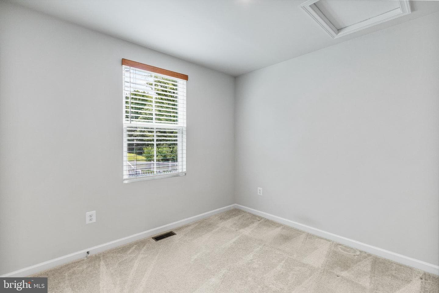 142 Goldspire Drive photo 27