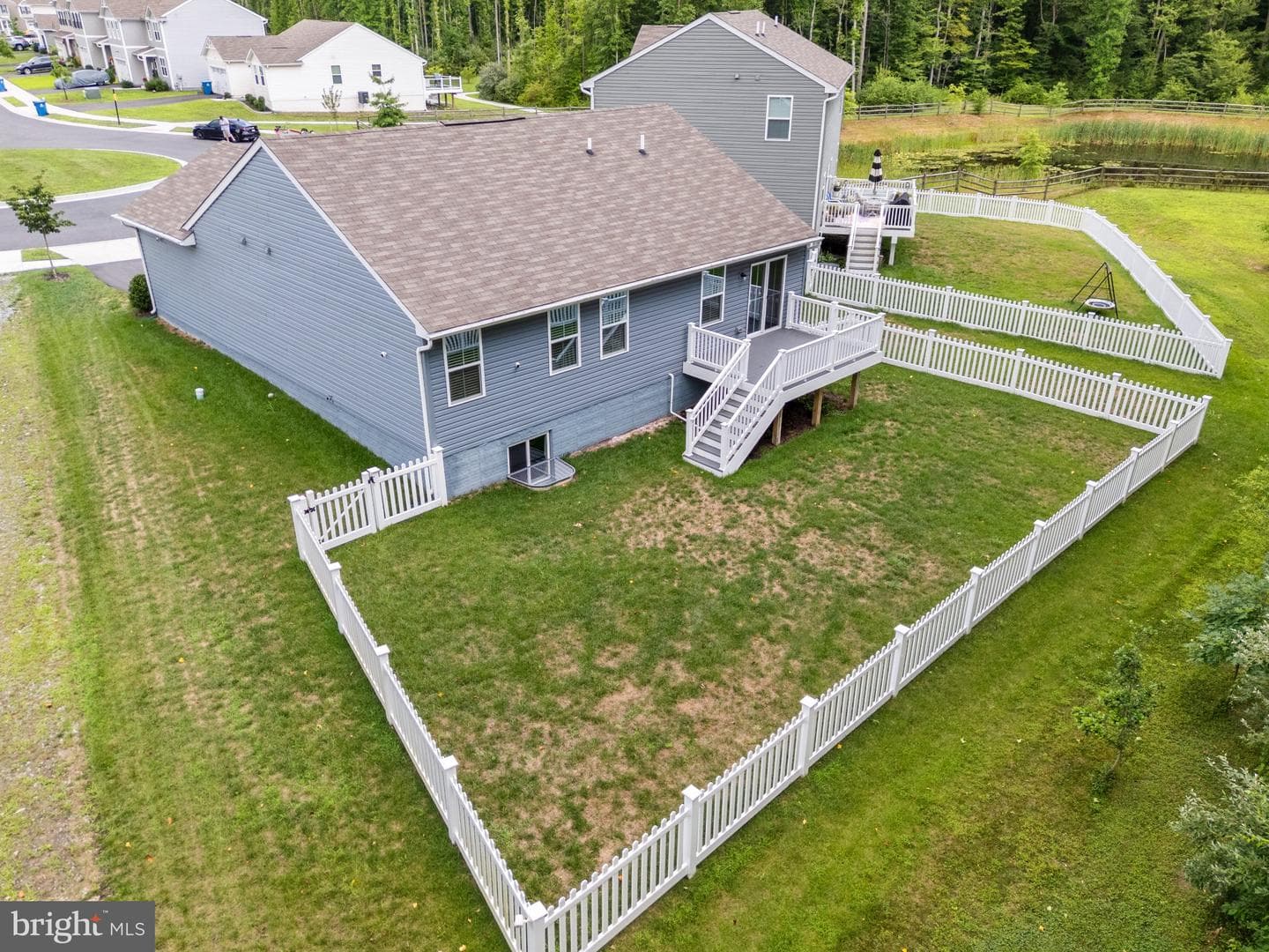 142 Goldspire Drive photo 34