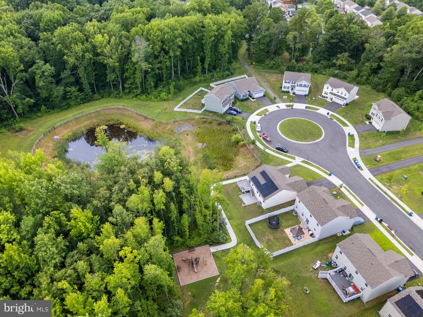 142 Goldspire Drive photo 39