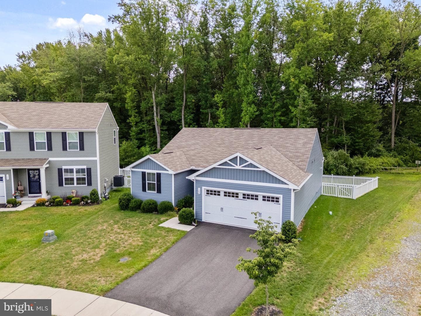 142 Goldspire Drive photo 4