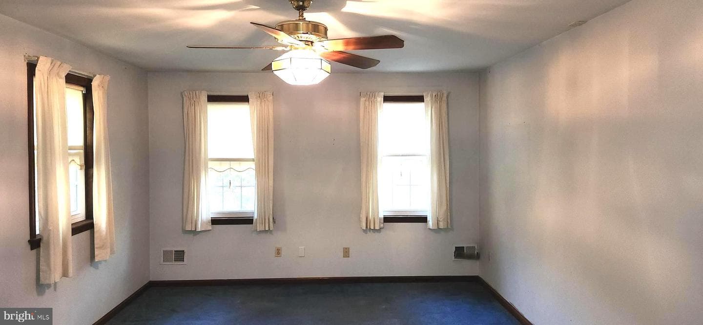 405 Crabapple Court photo 32