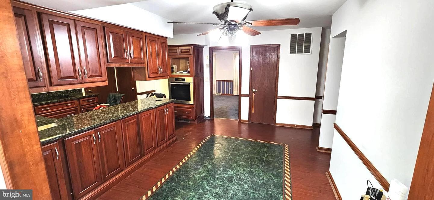 405 Crabapple Court photo 8