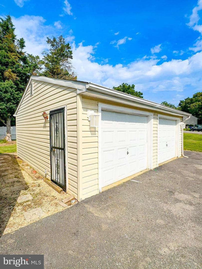 12587 Council Oak Drive photo 2