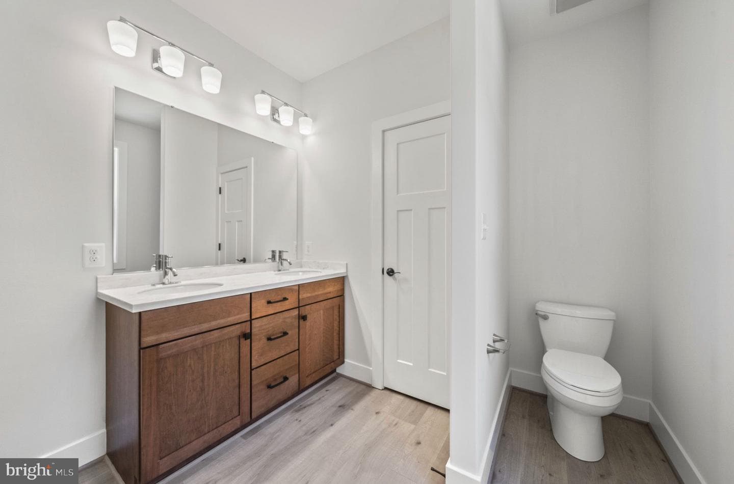 16560 Trail Mill Place photo 29