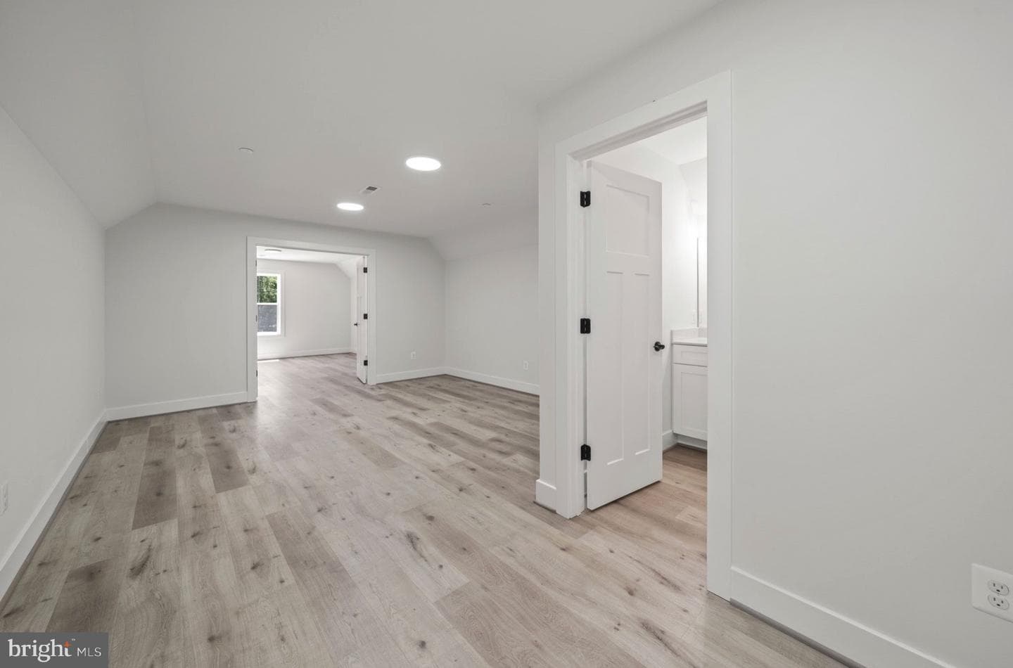 16560 Trail Mill Place photo 34