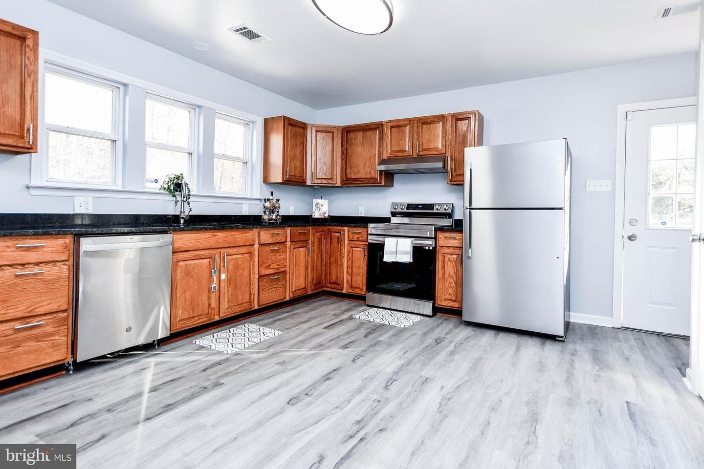 3405 Stump Neck Road photo 11