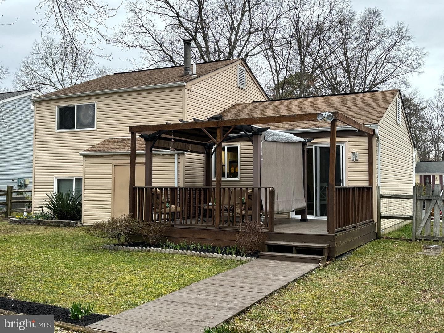 2105 Gibbons Court photo 3