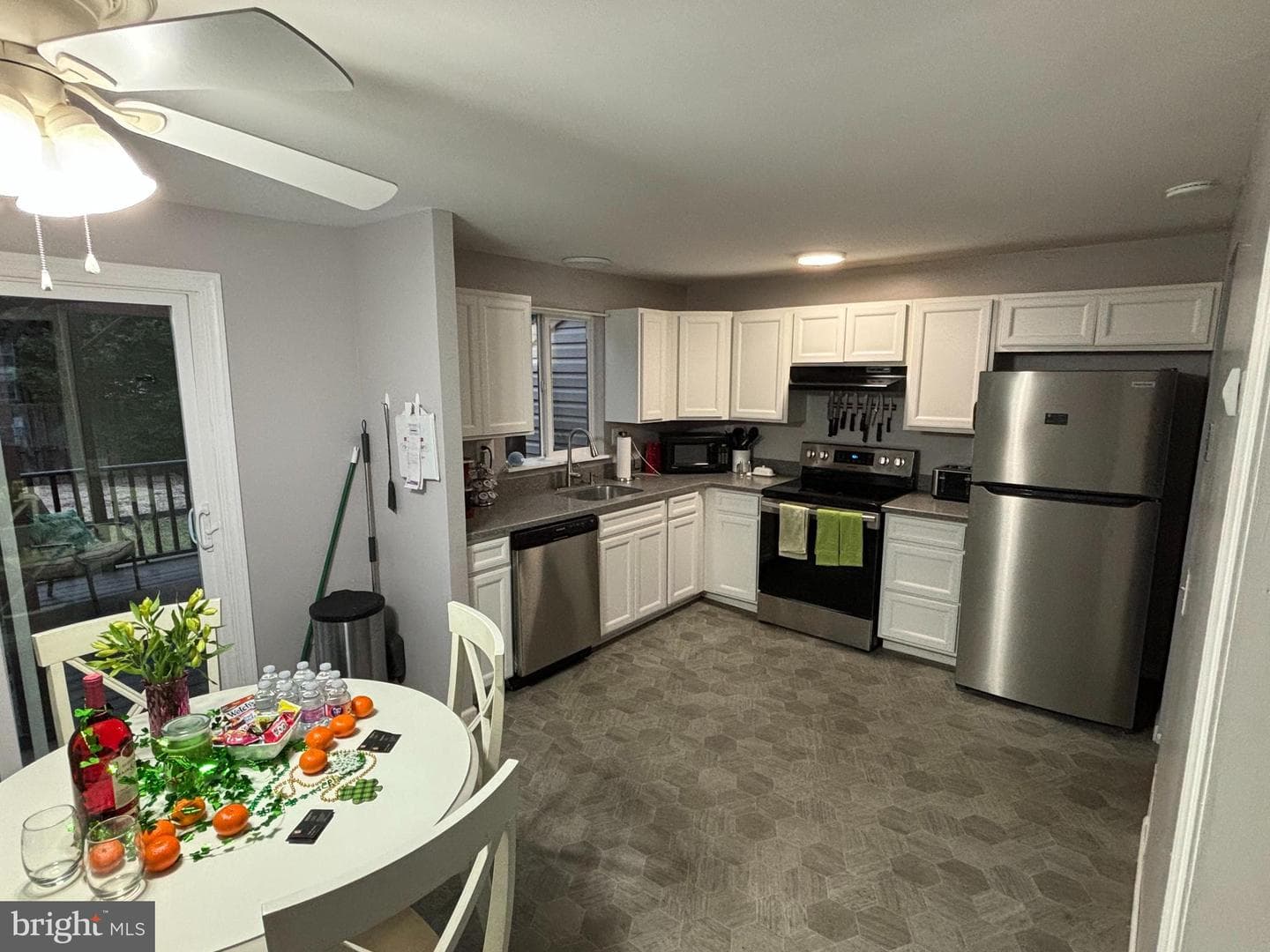 2105 Gibbons Court photo 7
