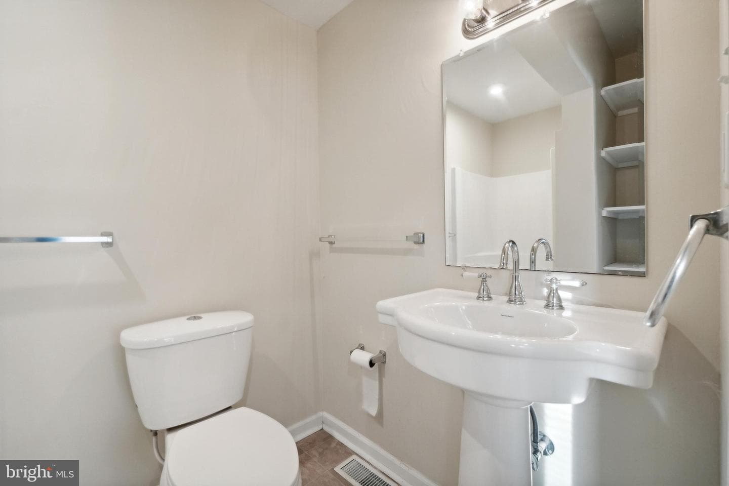 10610 Popes Creek Road photo 22