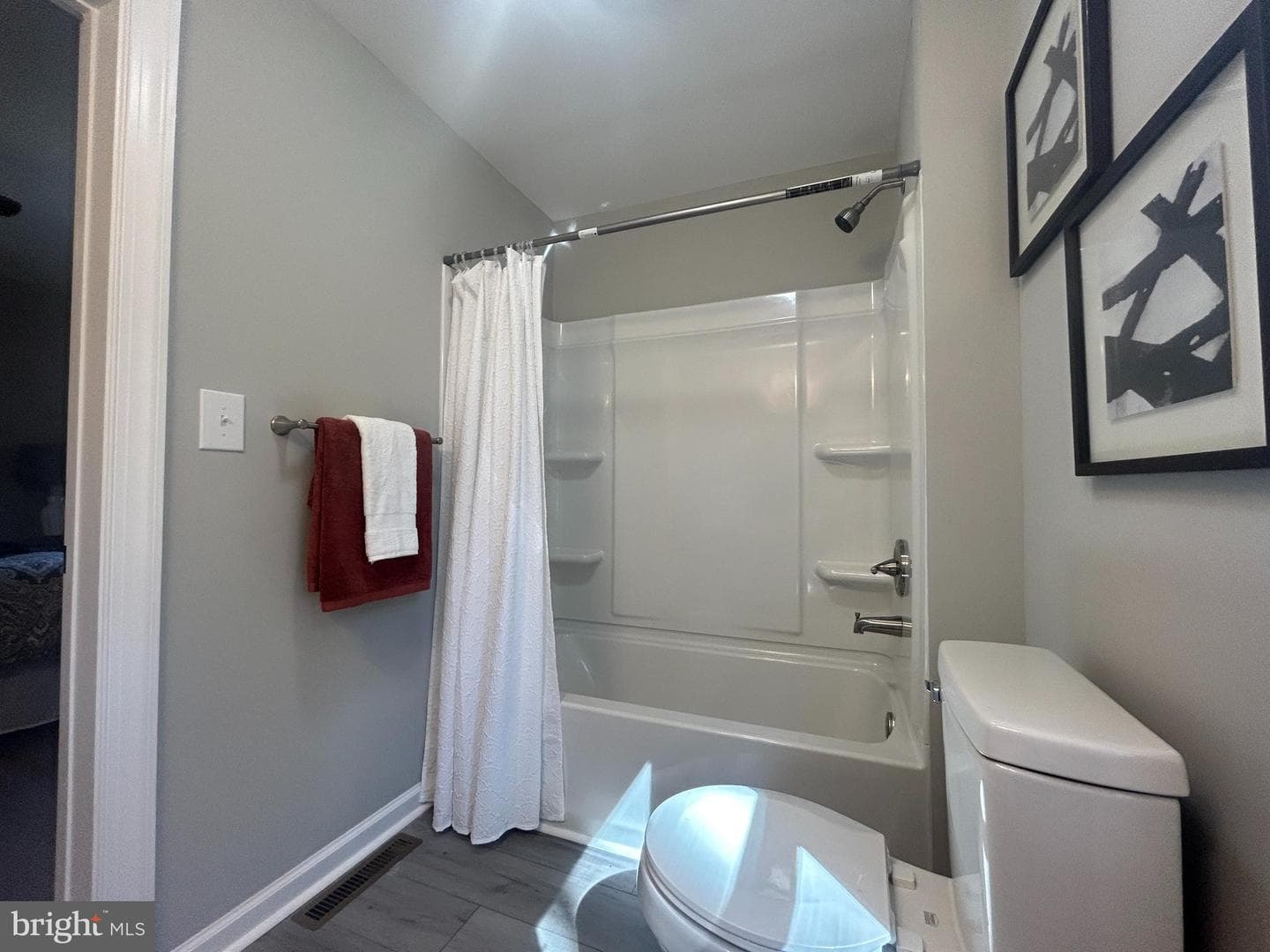 4775 Strauss Avenue photo 10