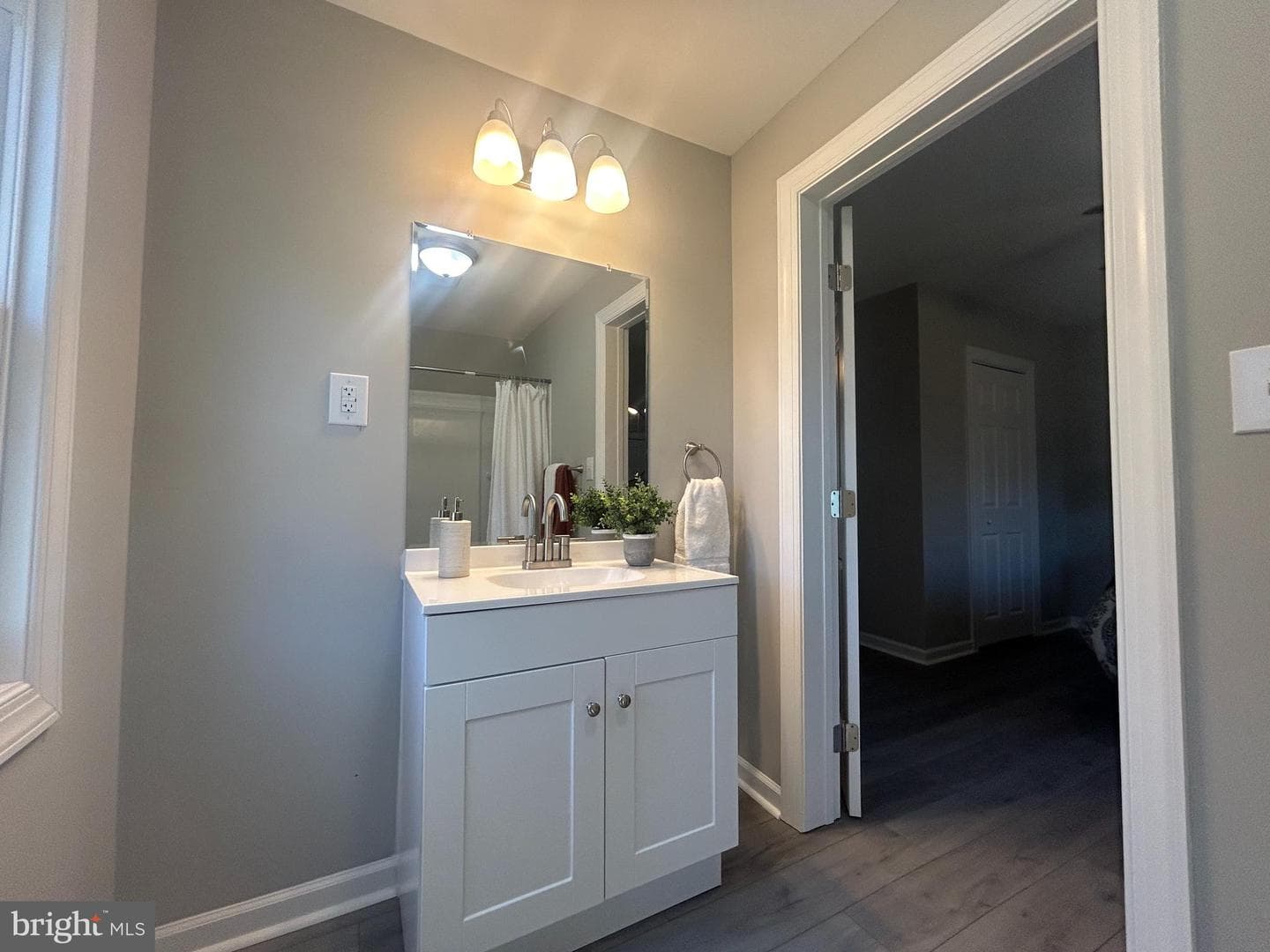 4775 Strauss Avenue photo 11