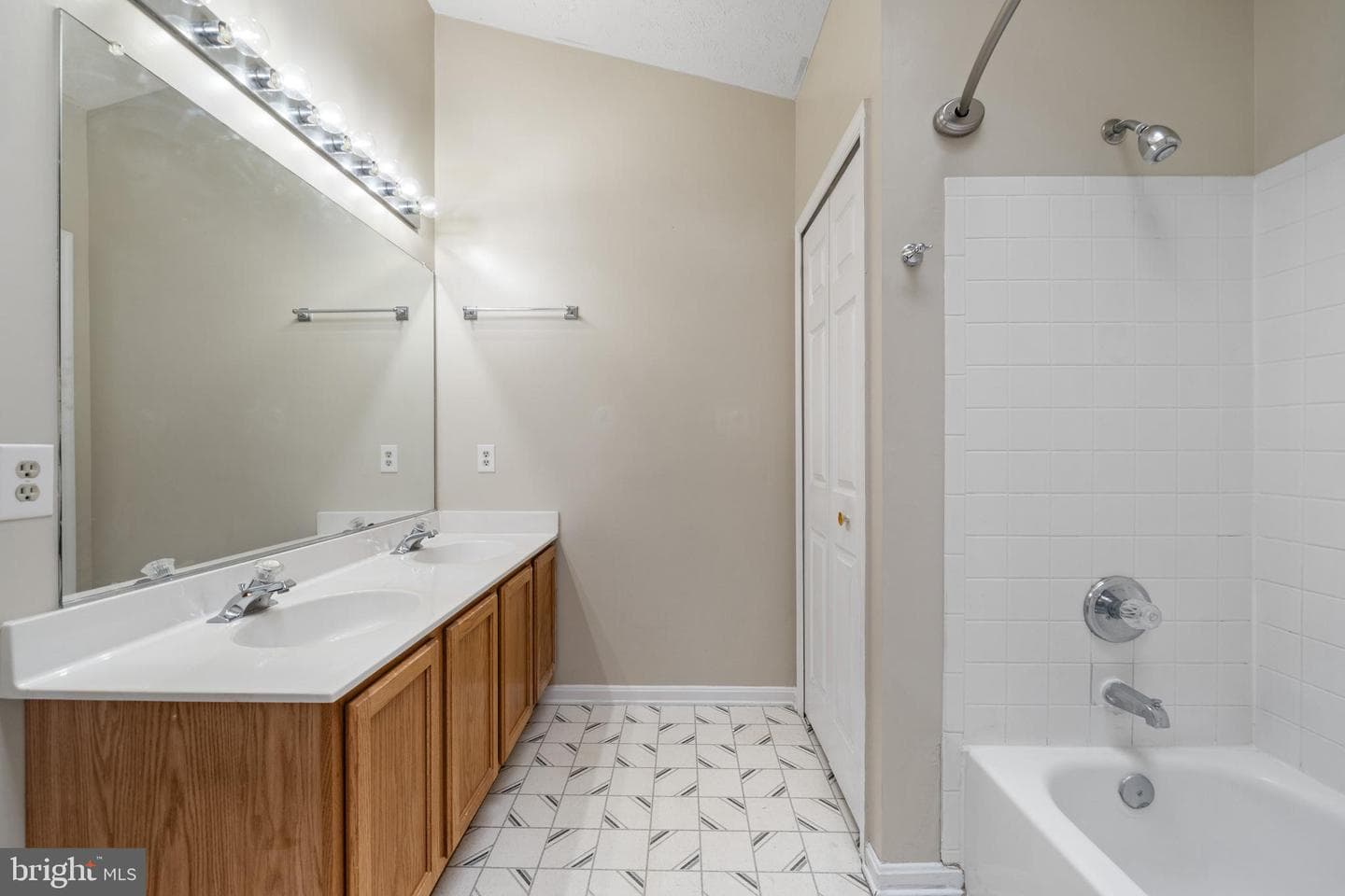 5909 Walleye Court photo 19
