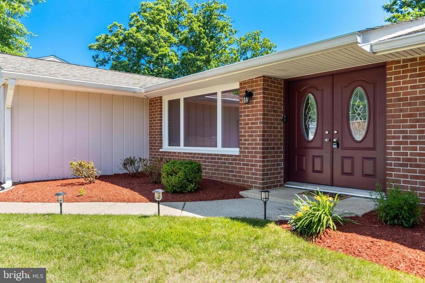 5031 Nicholas Road photo 3