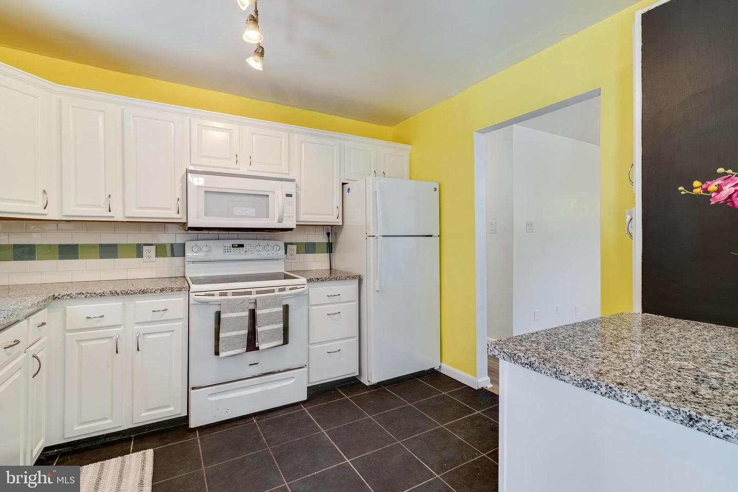 8325 Warren Drive photo 10