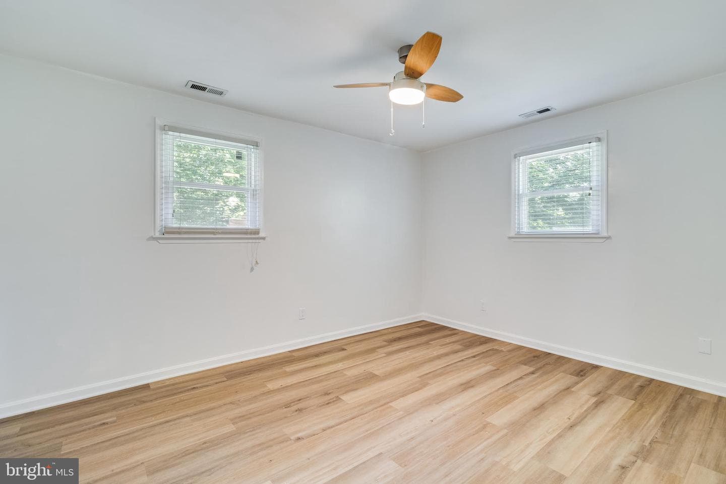 8325 Warren Drive photo 12