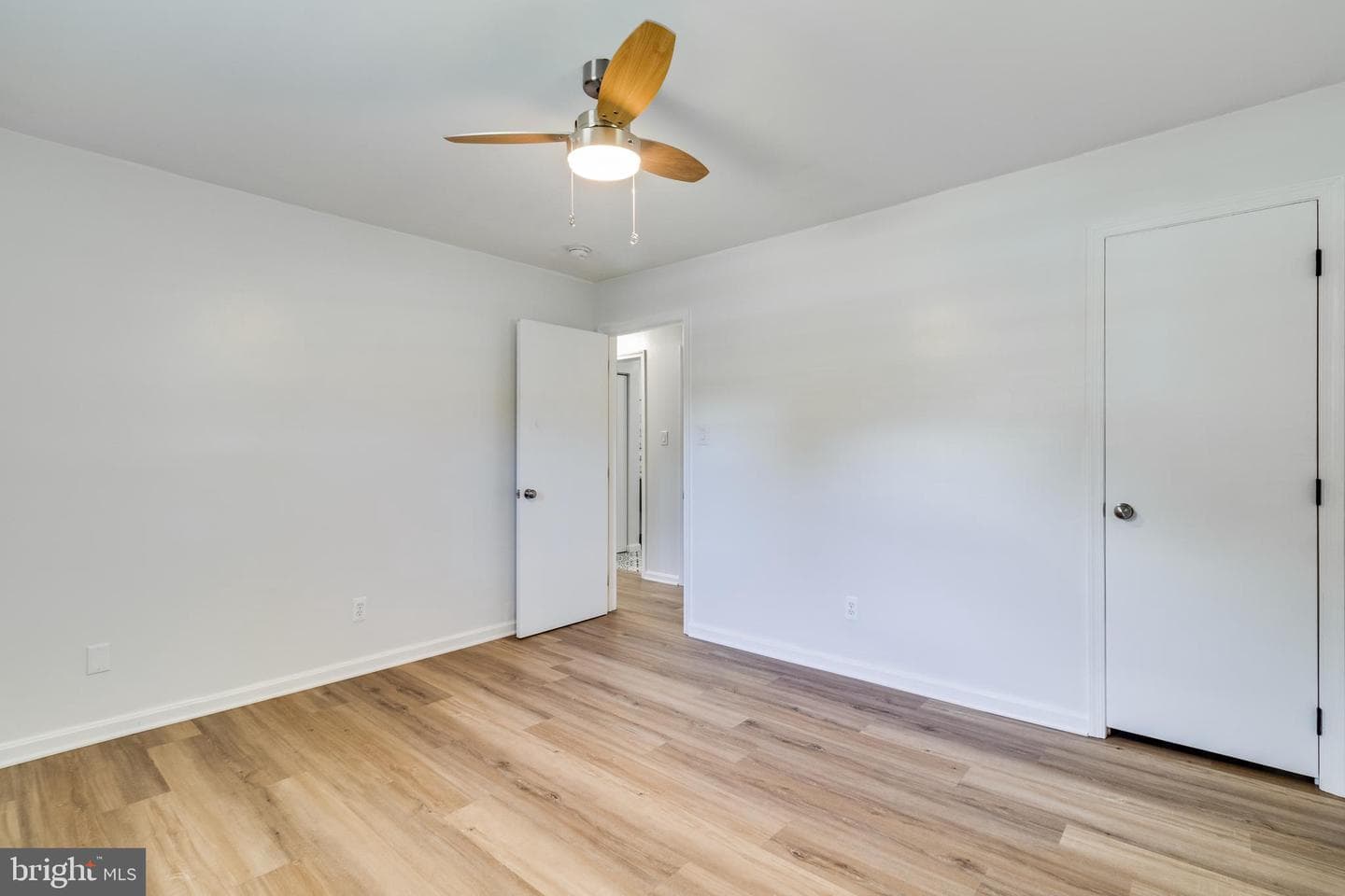 8325 Warren Drive photo 13