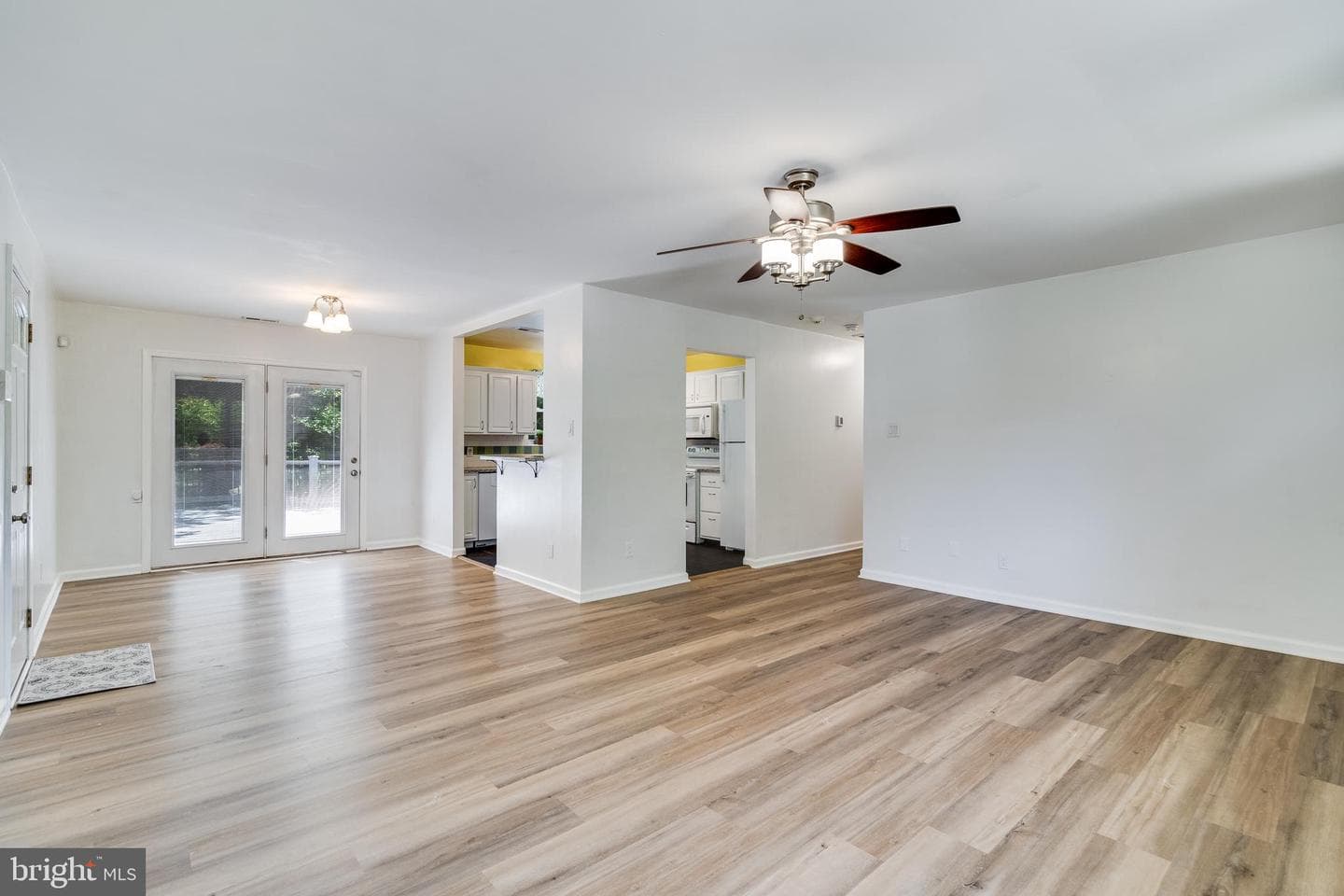 8325 Warren Drive photo 5