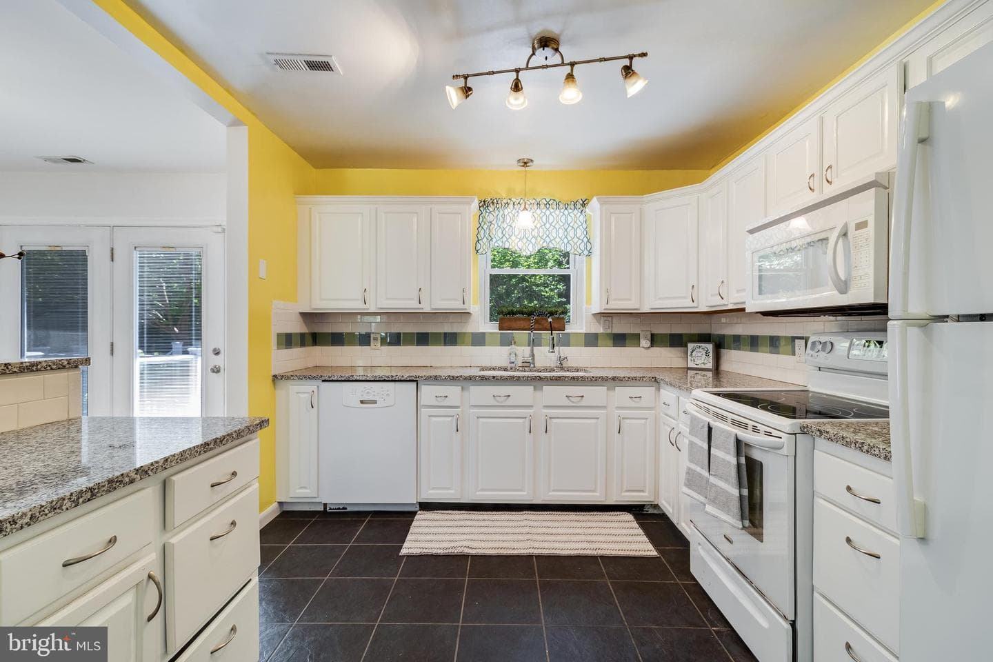 8325 Warren Drive photo 8