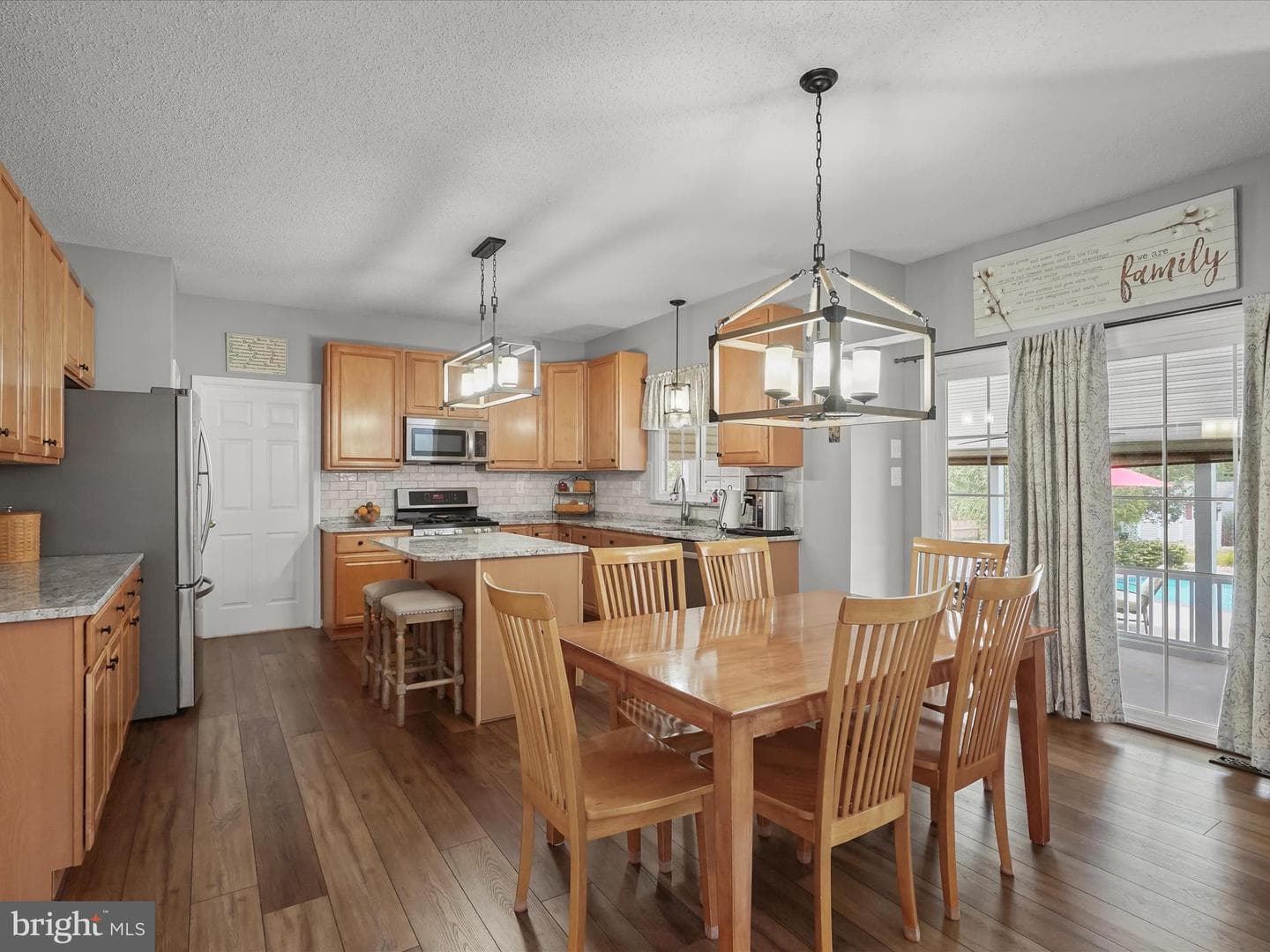 1003 Canterbury Lane photo 2