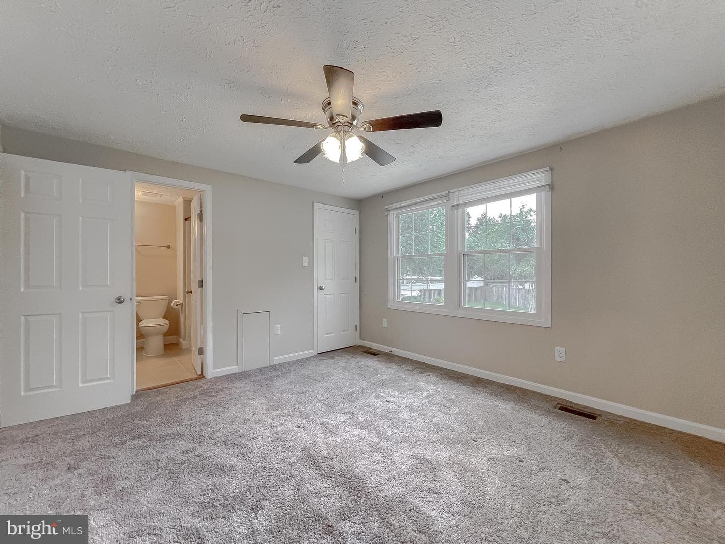 806 Truro Court photo 23