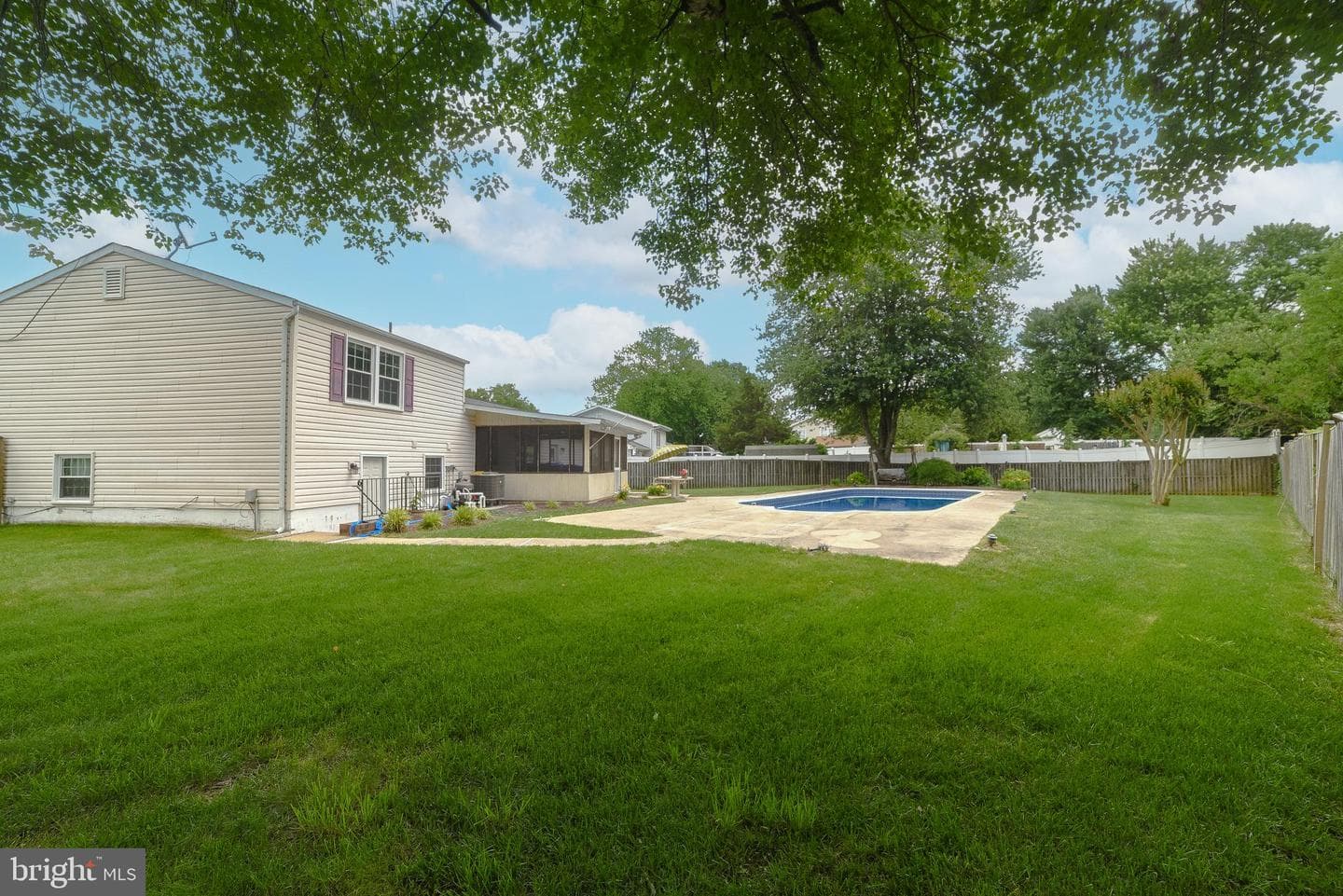 806 Truro Court photo 35