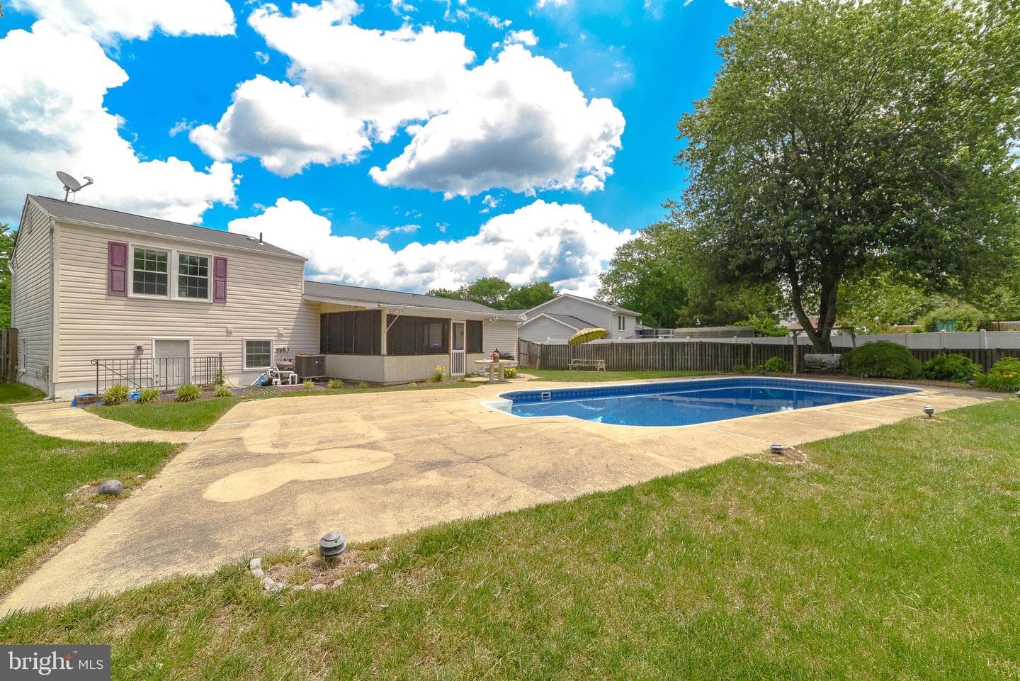 806 Truro Court photo 38