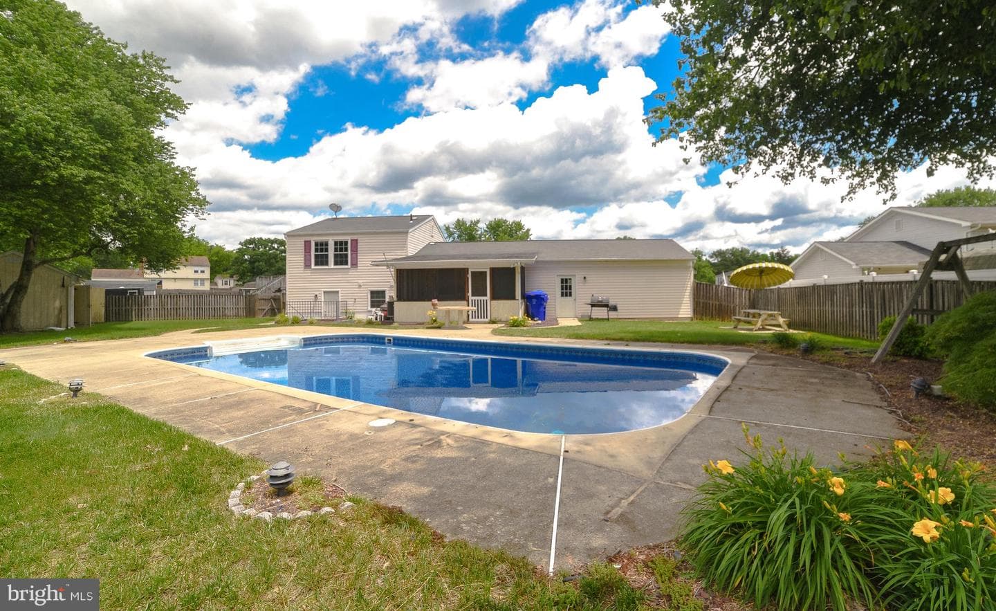 806 Truro Court photo 40